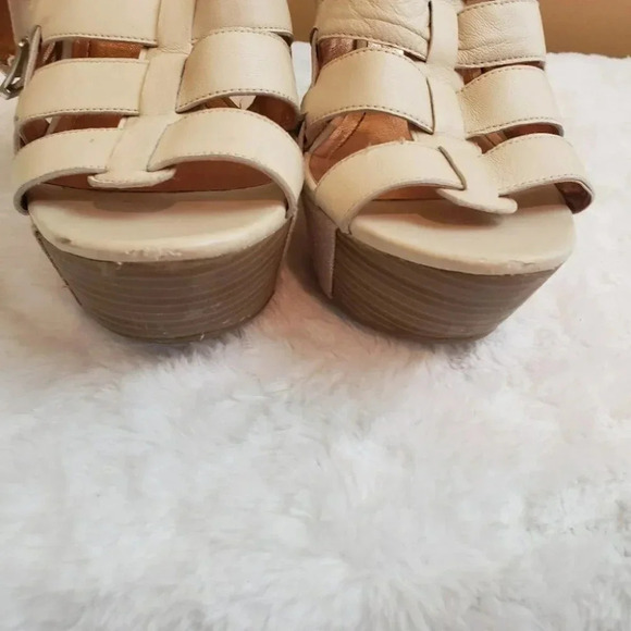 BCBGeneration 8.5 cream leather platform wedges - Picture 5 of 5